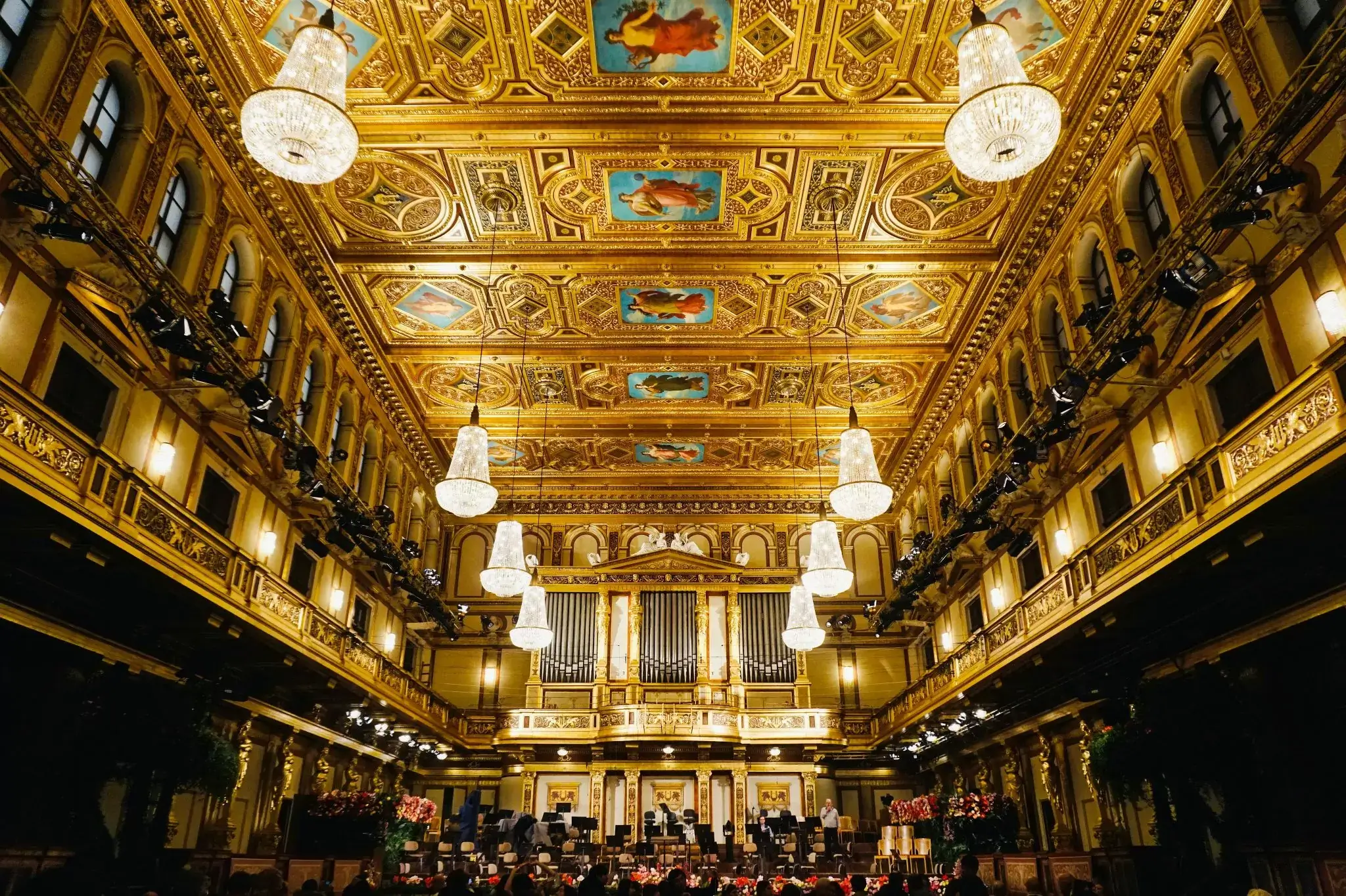 bells-mayer-golden-hall